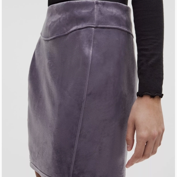 Lululemon Scuba High Rise Mini Skirt Velvet Size L NWT - Picture 4 of 10